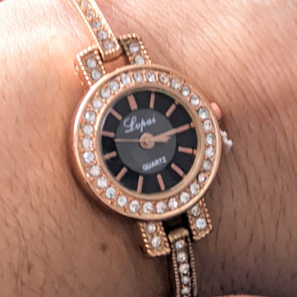 NWOT Ladies Rose gold bracelet watch
